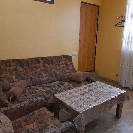 Guest House In Center Erivan Dış mekan fotoğraf