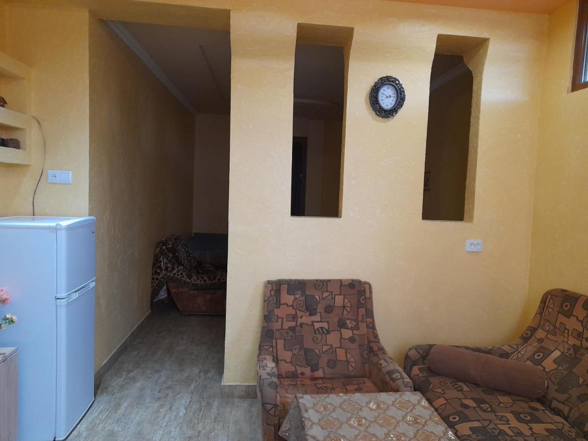 Guest House In Center Erivan Dış mekan fotoğraf