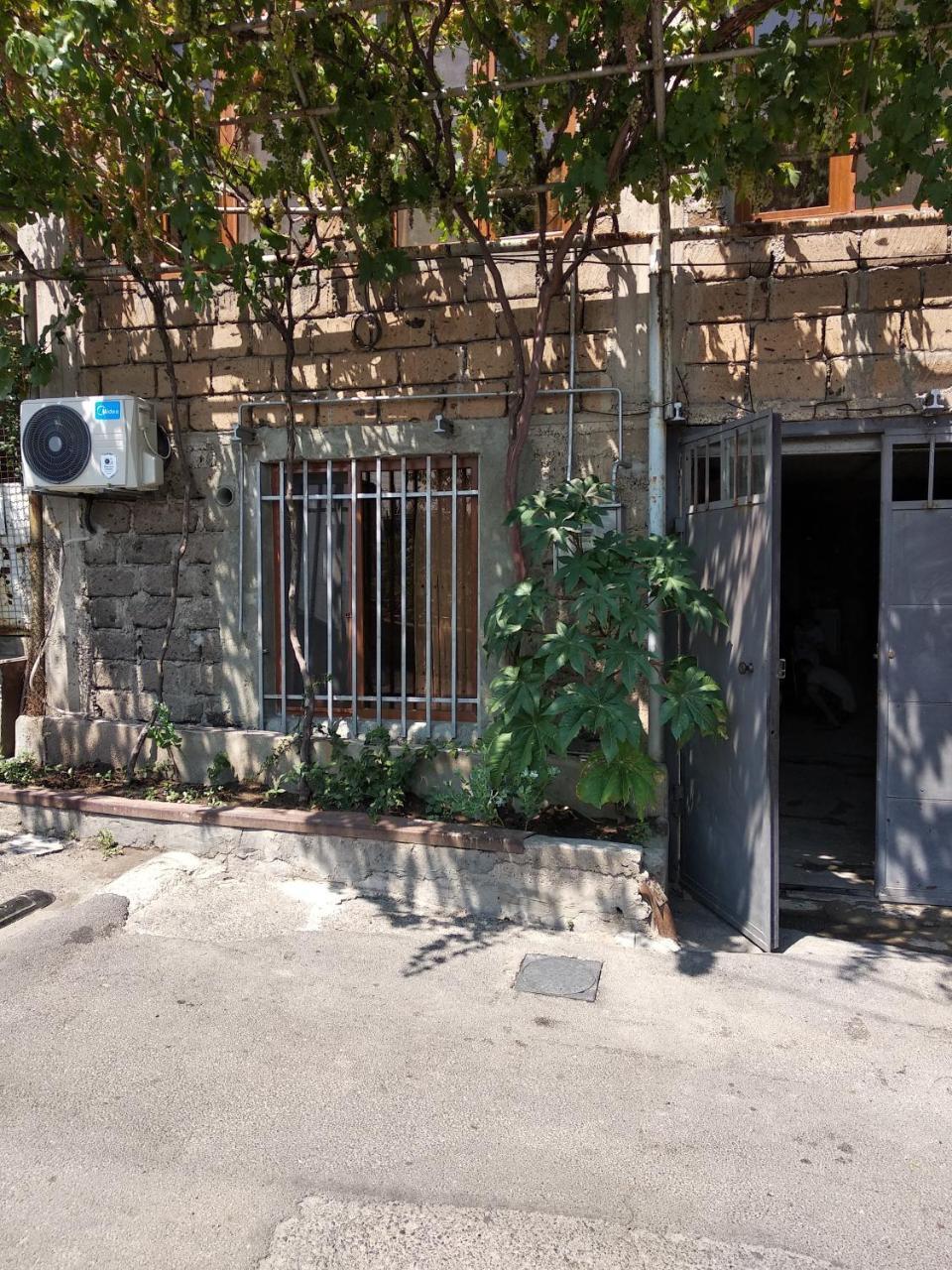 Guest House In Center Erivan Dış mekan fotoğraf